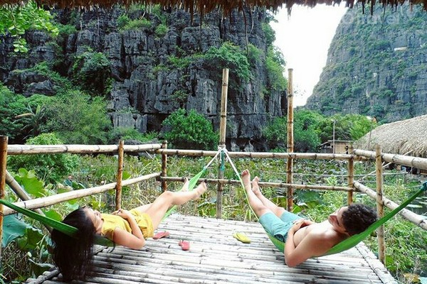 Cảnh sắc yên bình giữa núi rừng