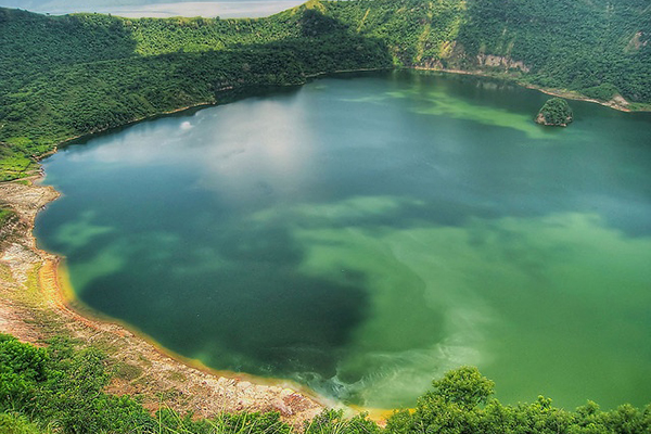 Hồ núi lửa Taal