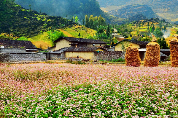 Vé máy bay đi Hà Nội tháng 10