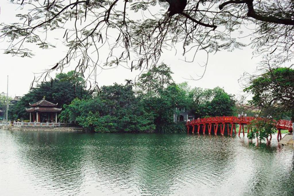 Vé máy bay đi Hà Nội bao nhiêu tiền