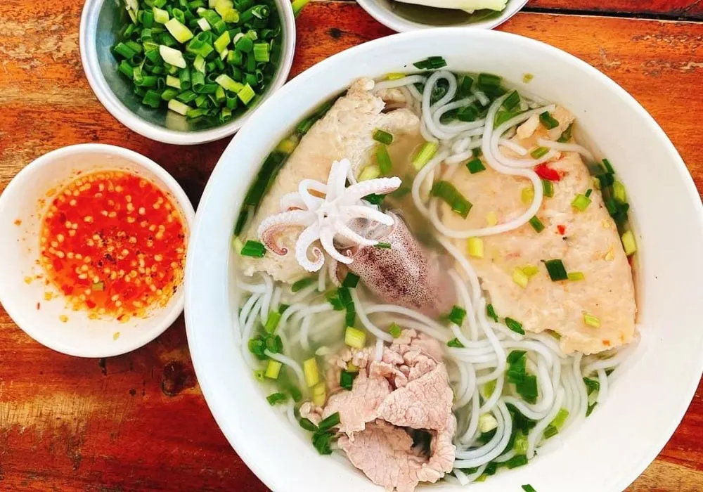Bún quậy là đặc sản nhất định phải thử khi đến Phú Quốc