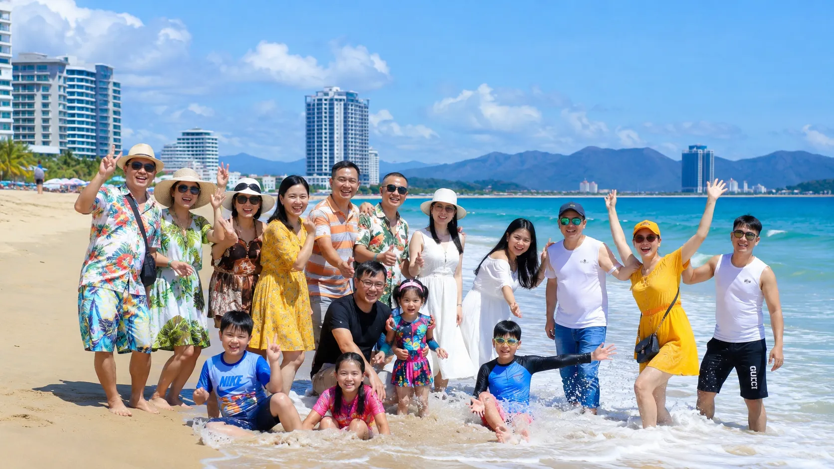Thời tiết thuận lợi quanh năm, thích hợp cho những hoạt động khám phá ngoài trời